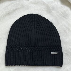 RALPH LAUREN RIBBED BEANIE. OS BLACK.